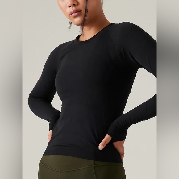 NWT Athleta Momentum Seamless Sport Length Top, black, size large - Picture 3 of 5